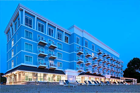 Hampton Inn & Suites Manistee Waterfront
