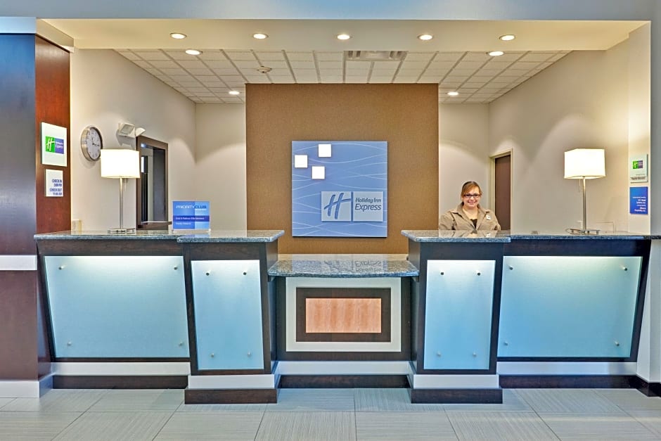 Holiday Inn Express & Suites - New Philadelphia Southwest By IHG