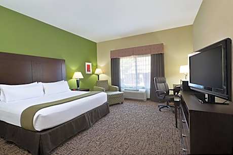 Standard King Room with Accessible Tub - Mobility Access