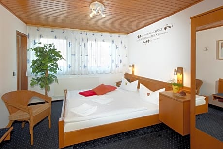 Deluxe Double Room with Shower