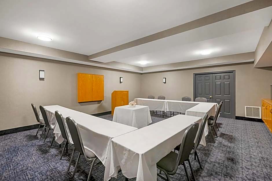 Quality Inn & Suites Oakville