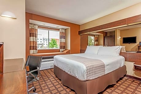 1 Queen Bed Non-Smoking