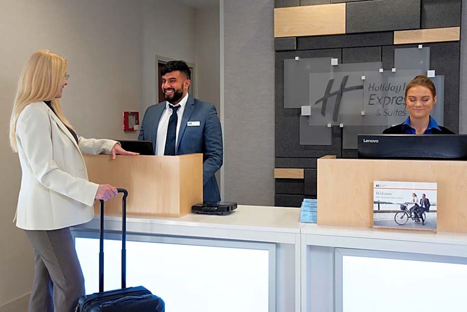 Holiday Inn Express Hotel & Suites Chester By IHG