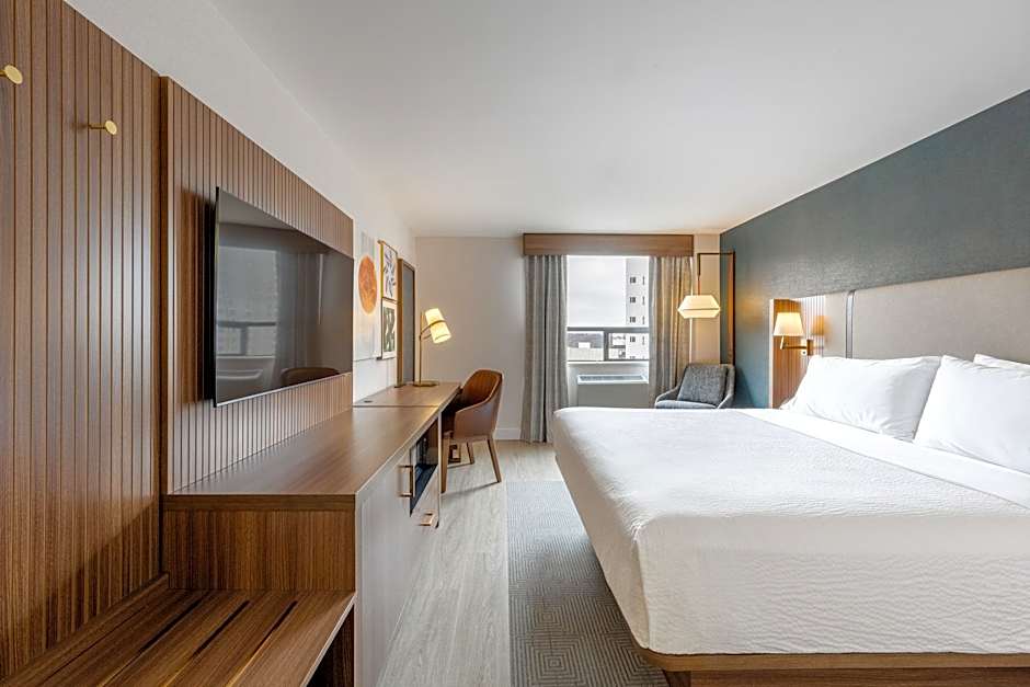Photo 1 of 14 of Standard 1 King Bed
