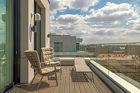 1 Bedroom Suite, 1 Double, Balcony