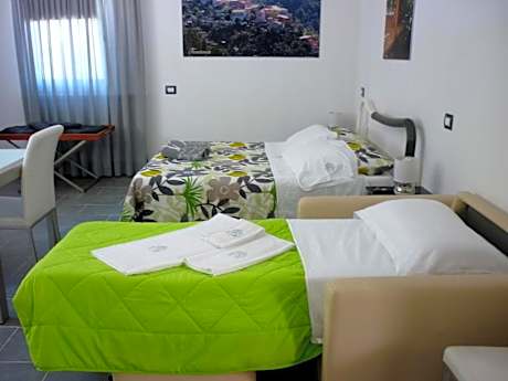 Studio Apartment