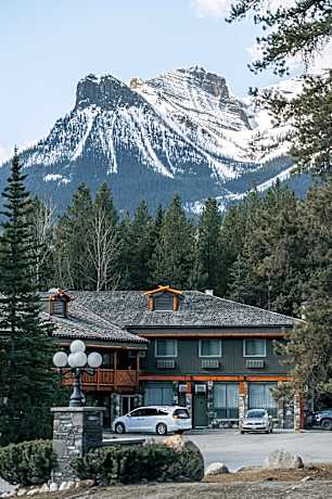 Mountaineer Lodge