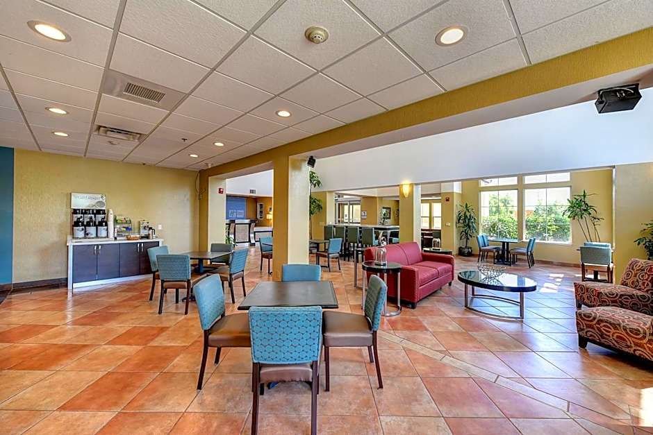 Holiday Inn Express Hotel & Suites Manteca By IHG