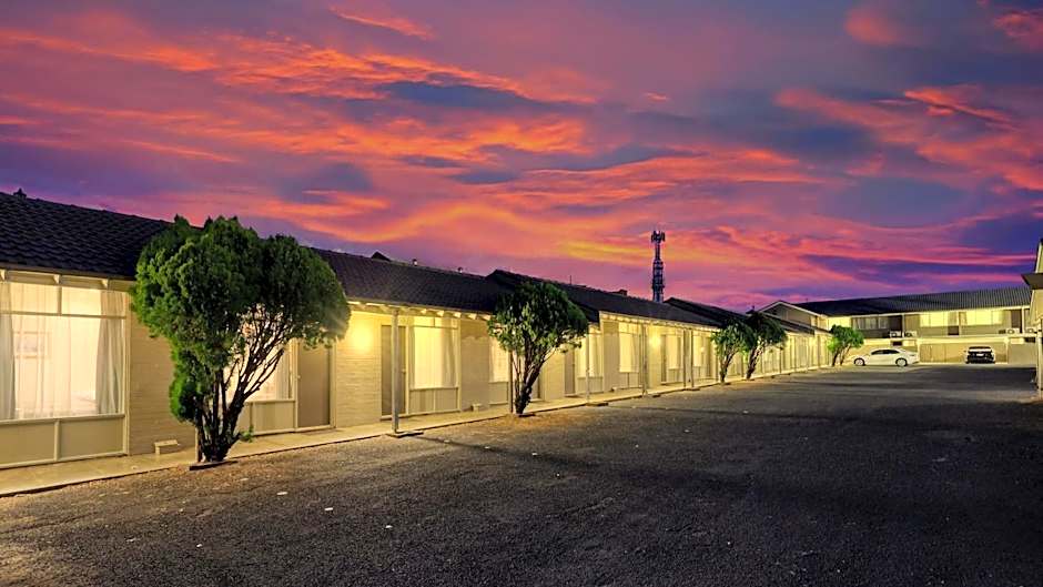 Coachman Hotel Motel