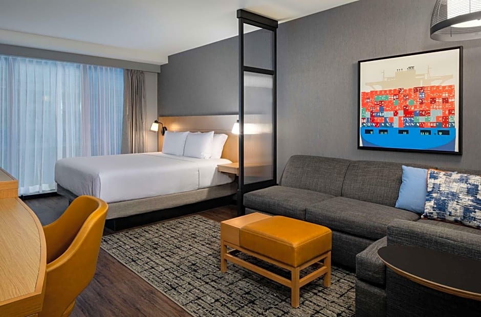 Hyatt Place Boston/Seaport District