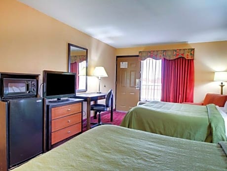 2 Double Beds, Smoking