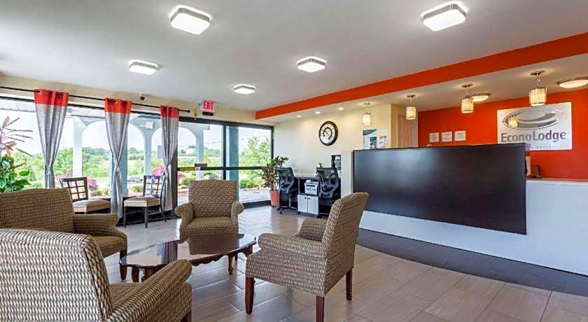 Econo Lodge White Pine Morristown I-81 & I-40 Split