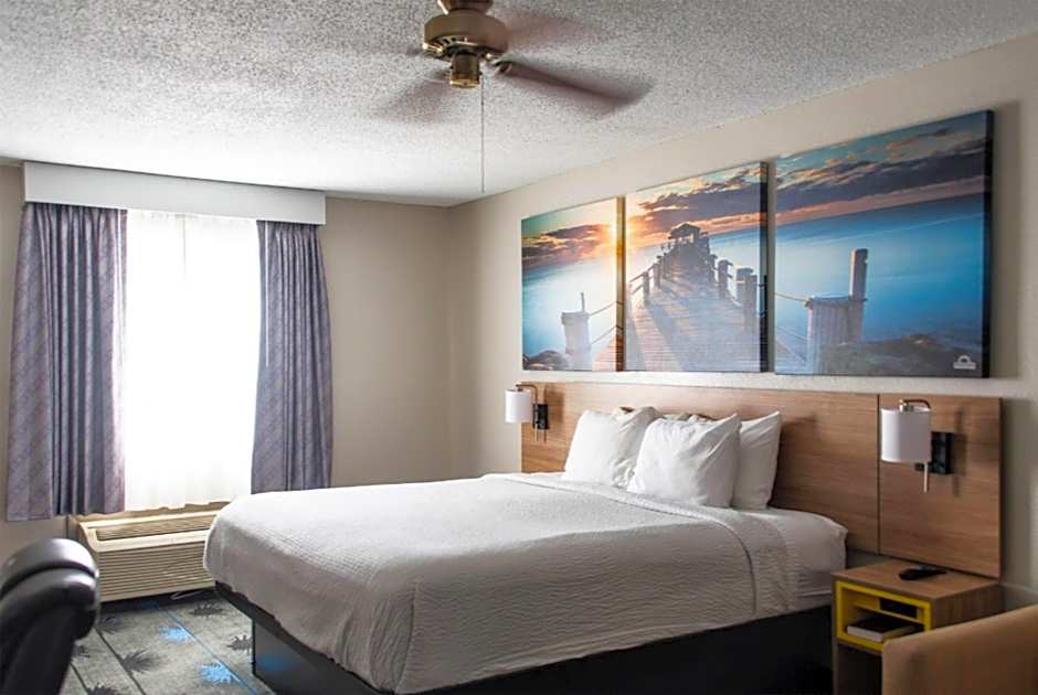 Days Inn by Wyndham Troy