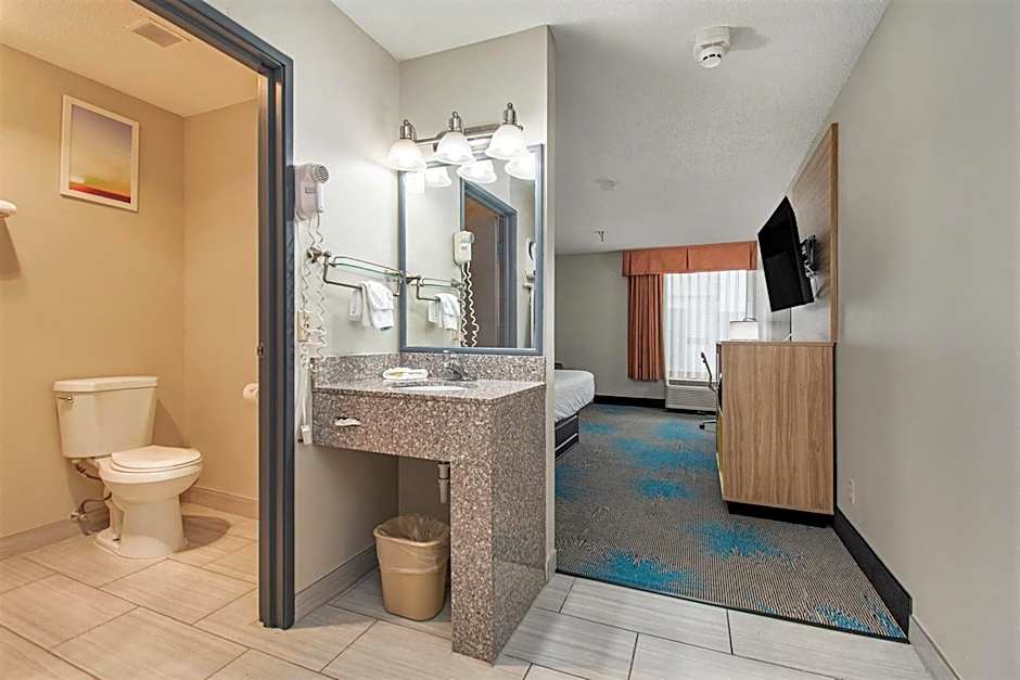 Days Inn & Suites by Wyndham Mt Pleasant