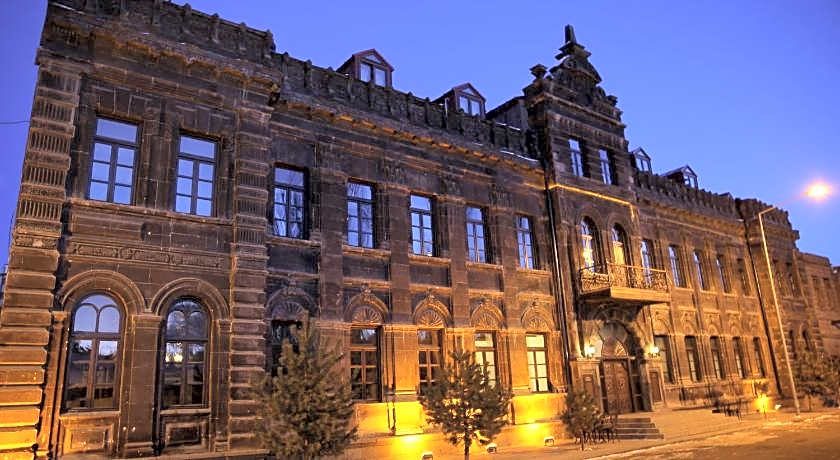 Cheltikov Hotel