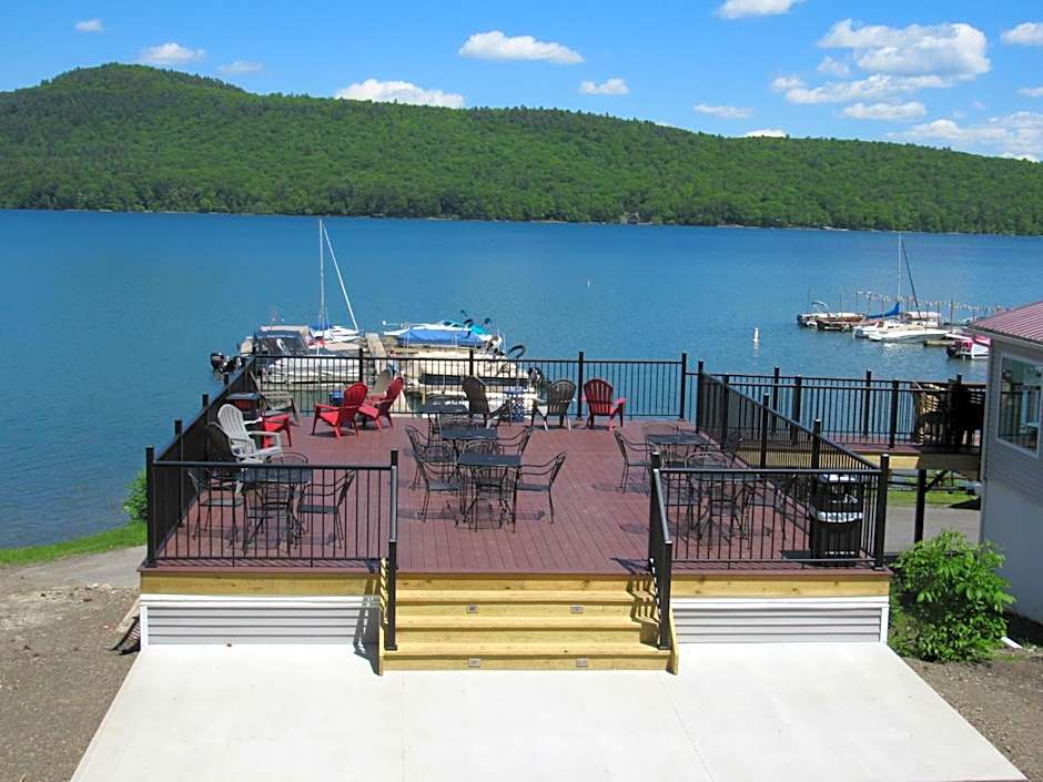 Lake 'N Pines Motel