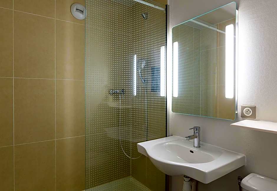 B&B Hôtel Pontault Combault