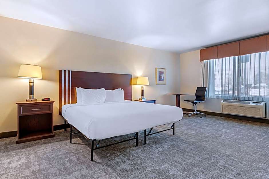 Photo 1 of 6 of Suite