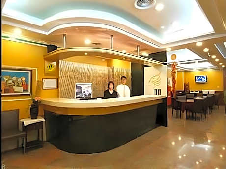 Golden Swallow Hotel