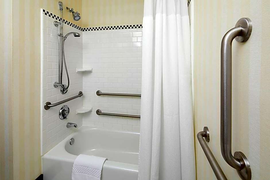 Fairfield Inn & Suites by Marriott Cumberland