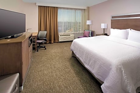 1King W/Fridge Nonsmoking