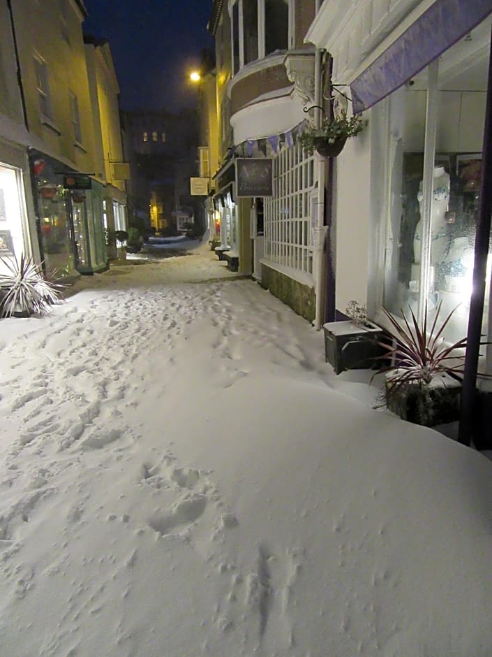 The Old Brasserie & Rooms @ no.8