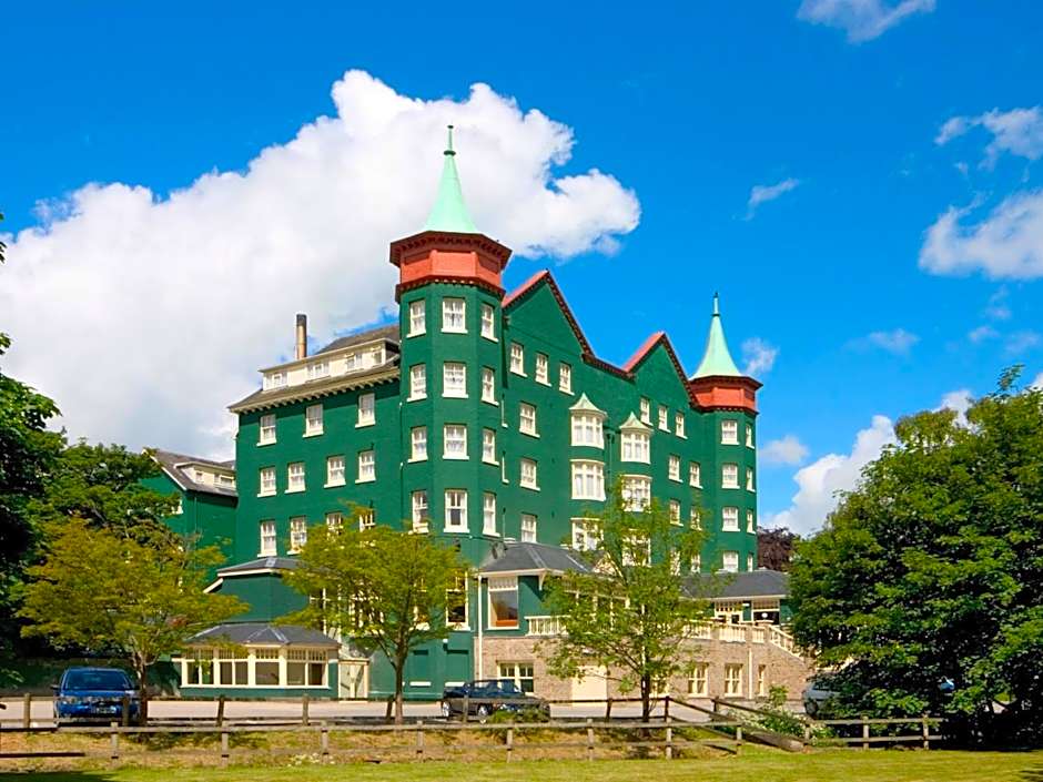 Metropole Hotel and Spa