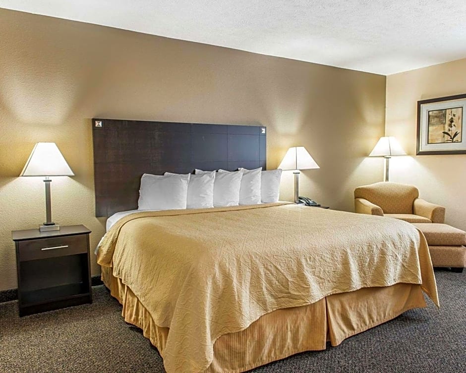 Quality Inn & Suites - Mattoon