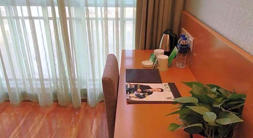 Vatica Jieshou City New Passenger Transport Center Hotel