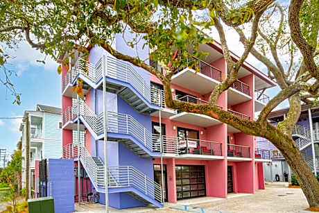 Boutique Vera Hotel in the Heart of Folly Beach