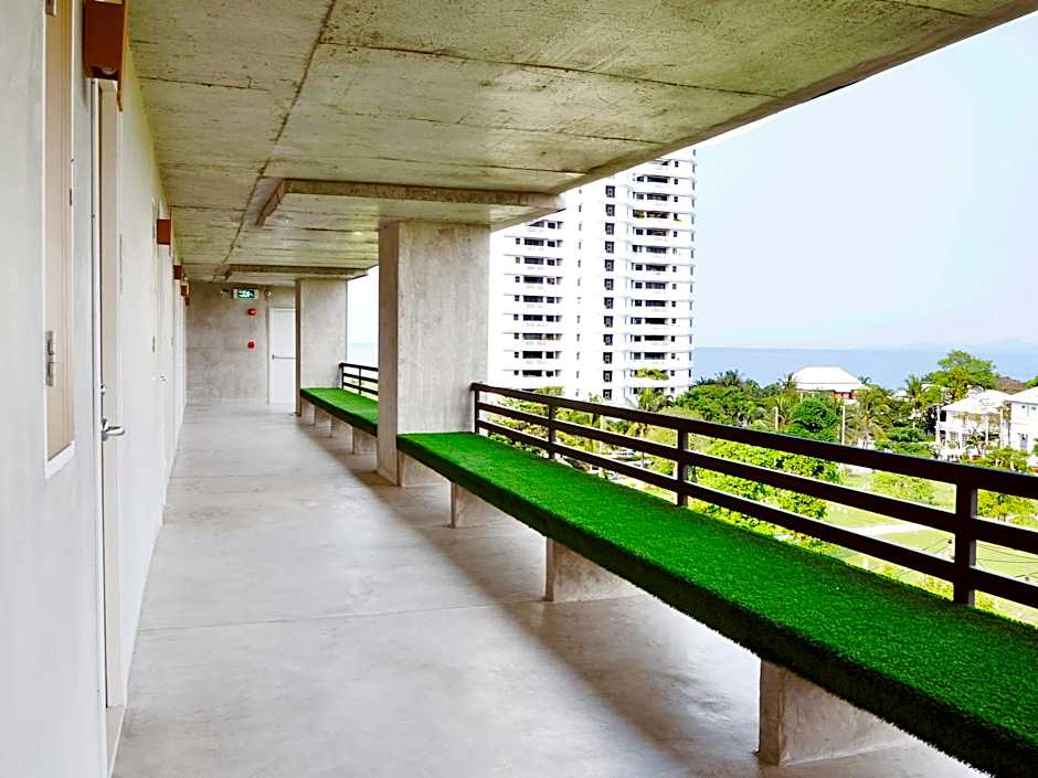 B2 Sea View Pattaya Hotel