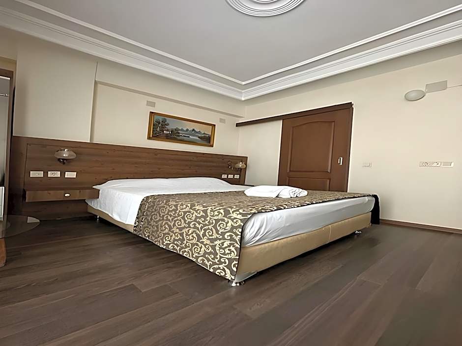 Paperon Hotel