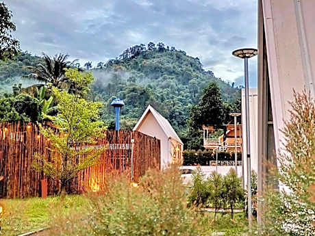 Naikhao Cafe and Resort