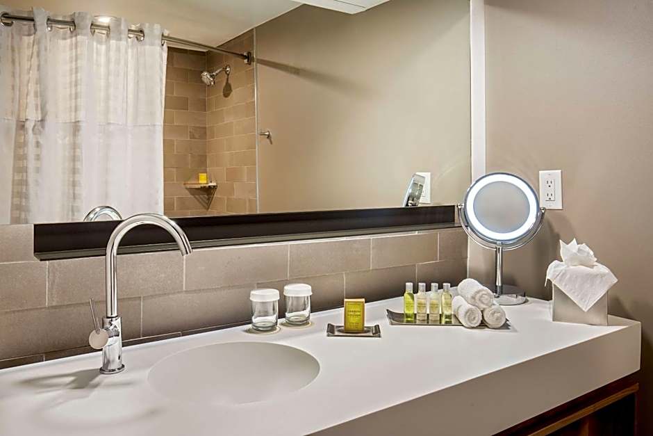 DoubleTree By Hilton Atlanta Windy Hill Ballpark