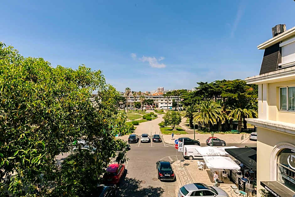 Rent4Rest Estoril Beachfront Apartments