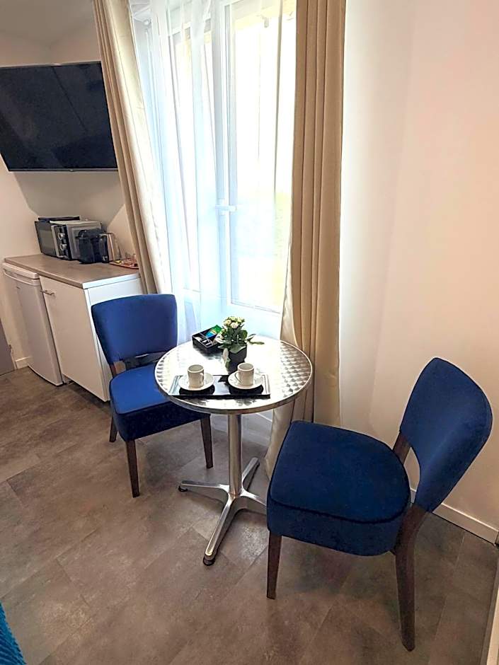 Aux Charmes - Suites spacieuses Cote d'Opale avec frigo & micro-ondes