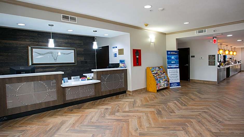 Best Western Plus Addison Dallas Hotel