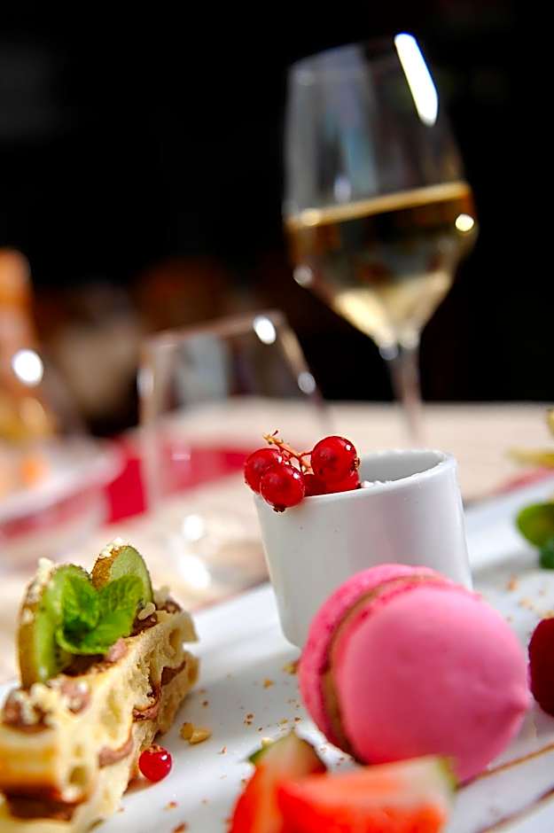 Le Lion d'Or - Logis Hotels - Hotel 2 etoiles et restaurant