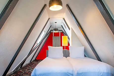 Apartment 2 Twin Beds