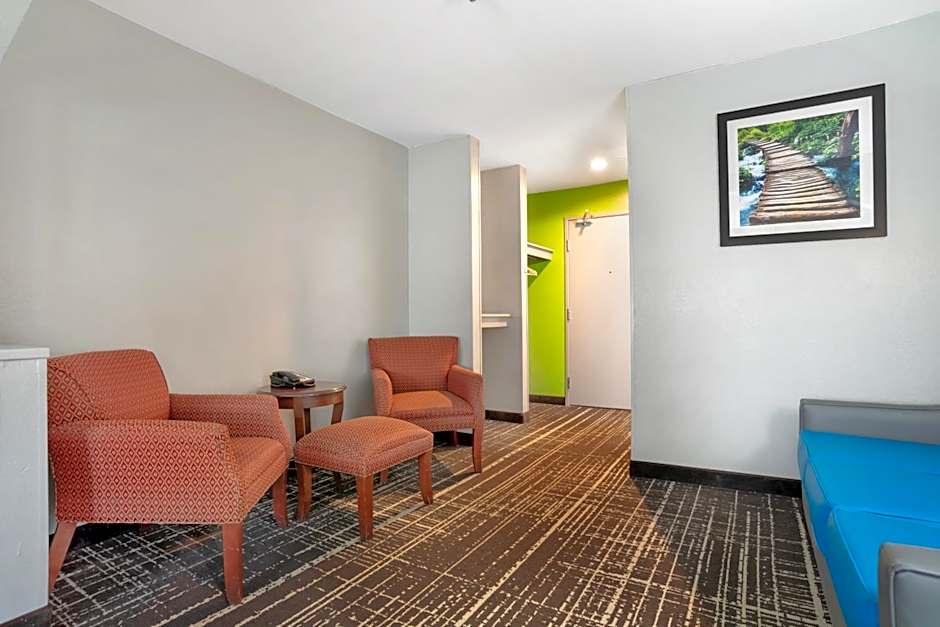 Quality Inn & Suites Birmingham - Highway 280