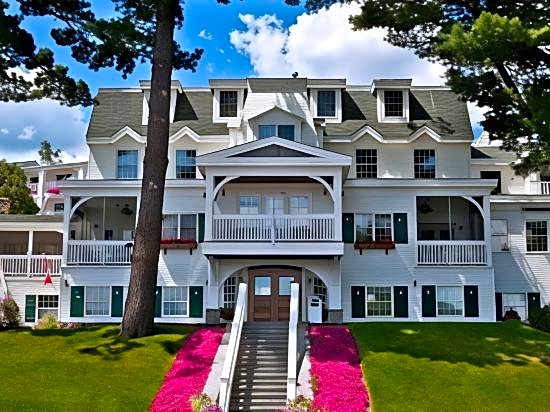 Mirror Lake Inn