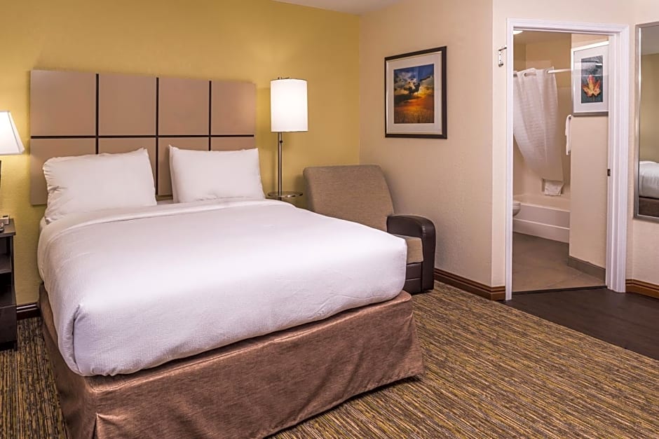 Candlewood Suites Kansas City