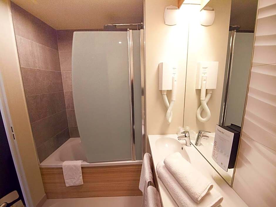 Kyriad Clermont Ferrand Nord - Riom