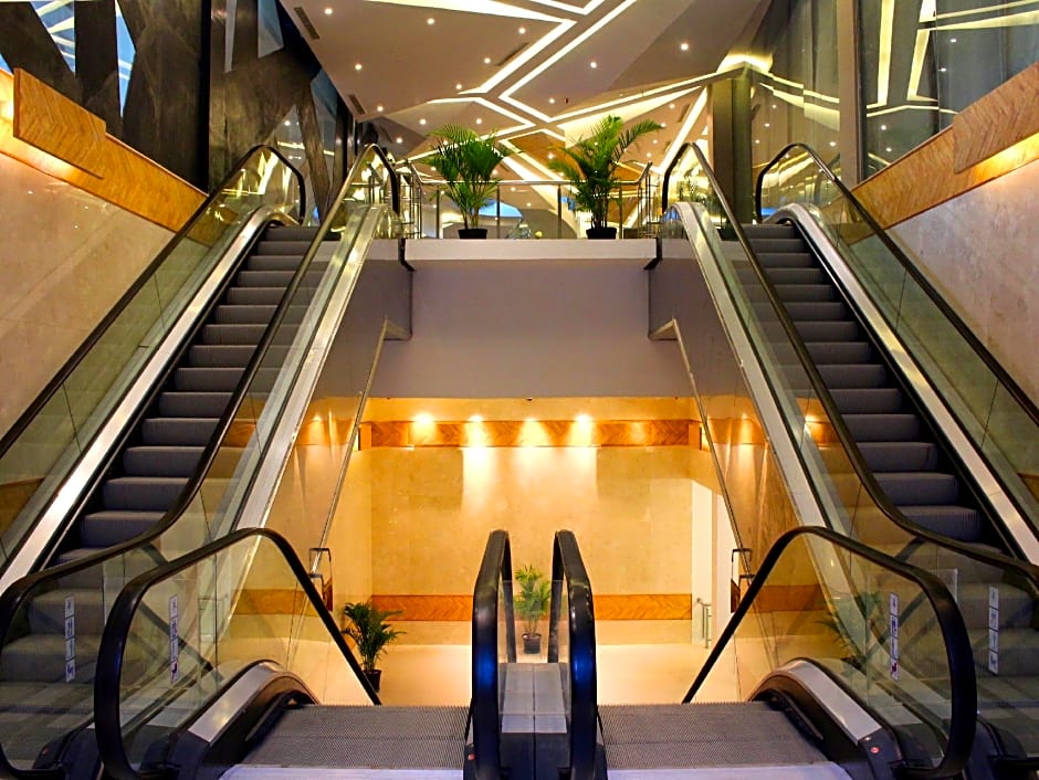 HARRIS Hotel & Conventions Gubeng