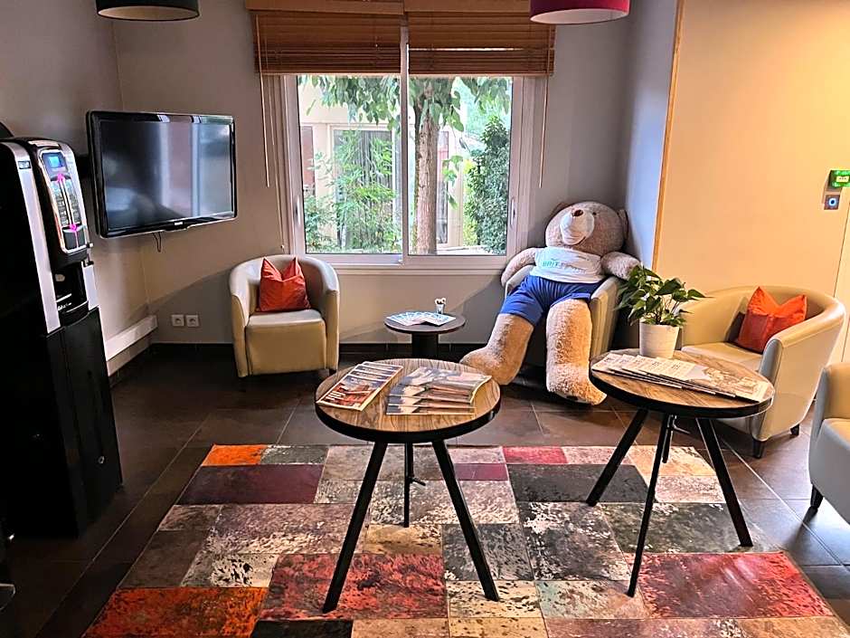 Brit Hotel Confort Montauban