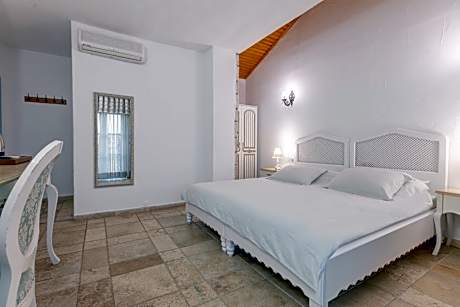 Deluxe Double or Twin Room with City View