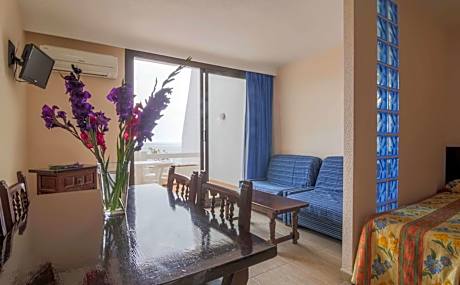 Superior Studio (4 Adults)