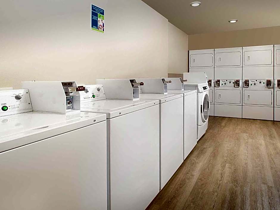 WoodSpring Suites Fargo North Near NDSU