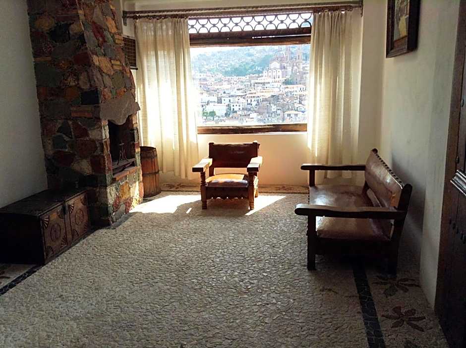 Posada de la Mision, Hotel Museo y Jardin