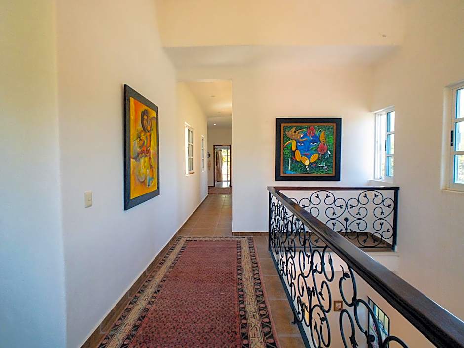 Casa Zarah - Hacienda Family Home - Pool and 2-Block to Beach